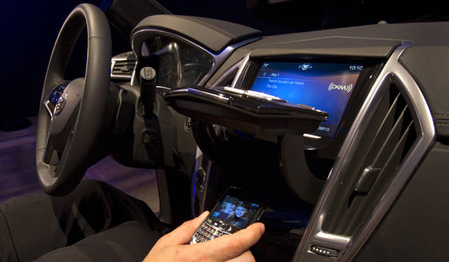 <strong>キャデラック ATS｜Cadillac ATS</strong> CUE（キャデラック・ユーザー・エクスペリエンス）