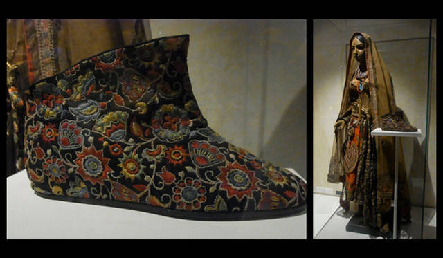 <strong>萩原輝美のファッション・デイズ vol.47</strong>　インドサリーからインスパイアされた、1944-45年に製作されたアーカイブシューズ。