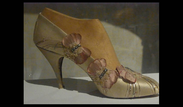 <strong>萩原輝美のファッション・デイズ vol.47</strong>　アーカイブシューズ。