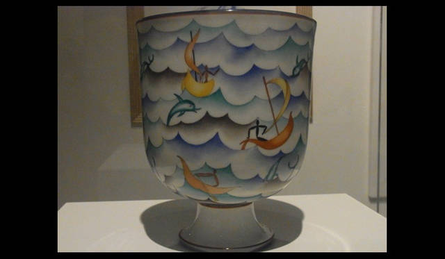 <strong>萩原輝美のファッション・デイズ vol.47</strong>　アーカイブシューズのインスピレーション源のひとつとなったカップ。