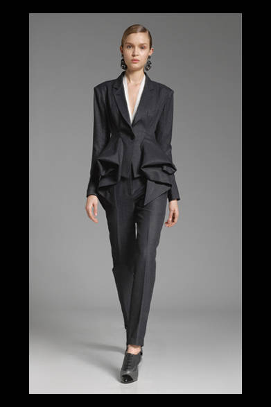 <strong>DONNA KARAN NEW YORK｜ダナ キャラン ニューヨーク</strong>　2012-13年秋冬プレコレクション速報