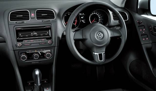 <strong>Volkswagen Golf Trendline Blue Motion Technology｜フォルクスワーゲン ゴルフ ブルー モーション テクノロジー</strong>メインインパネ