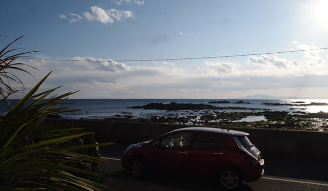 <strong>NISSAN LEAF｜日産 リーフ</strong>　134号線をさらに北上して、今度は逗子市を目指す。