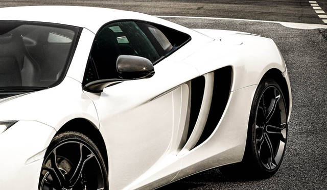 <strong>McLaren MP4-12C｜マクラーレン MP4-12C </strong>