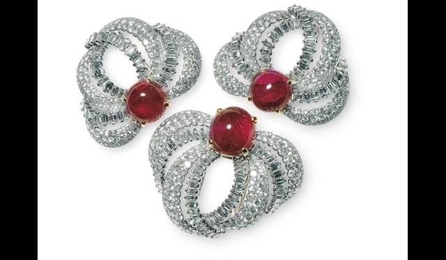 <strong>ART FILE 05｜「The art of Cartier」</strong>　Set of three clip‐brooches. Cartier Paris, 1955. © Les Archives du Palais Princier de Monaco.