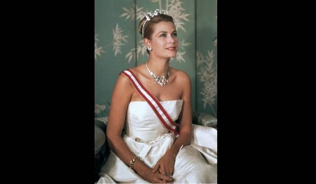 <strong>ART FILE 05｜「The art of Cartier」</strong>　Official portrait of Princess Grace of Monaco. © G Lukomski