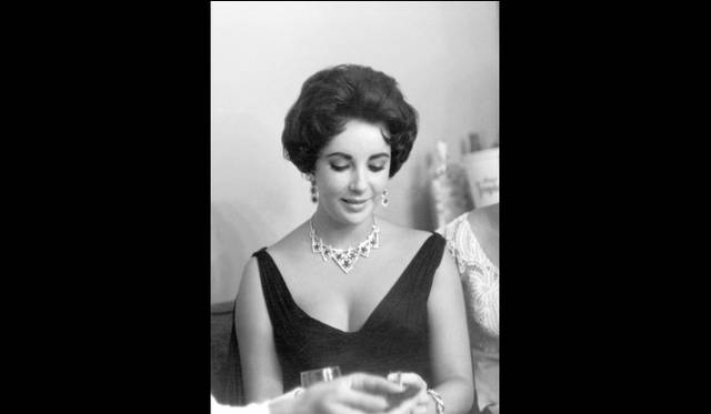 <strong>ART FILE 05｜「The art of Cartier」</strong>　Elizabeth Taylor at Las Vegas, 1958. ©Photofest