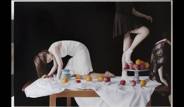 橋爪彩《Girls Start the Riot》2010-11年　©Sai HASHIZUME　Photo：加藤健　高橋