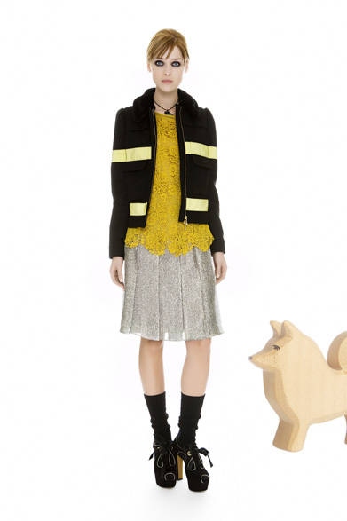 <strong>MOSCHINO CHEAP&CHIC｜モスキーノ チープ＆シック</strong>　2012-13年秋冬プレコレクション速報