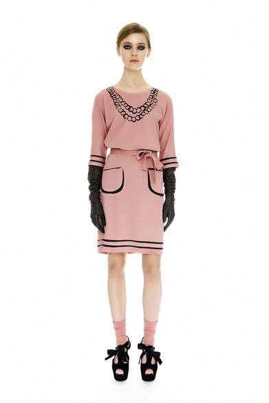 <strong>MOSCHINO CHEAP&CHIC｜モスキーノ チープ＆シック</strong>　2012-13年秋冬プレコレクション速報