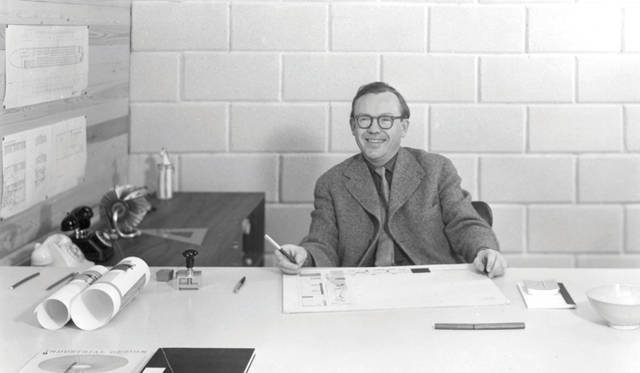 <strong>デンマーク家具デザインの巨匠フィン・ユール生誕100年記念展</strong>　フィン・ユール