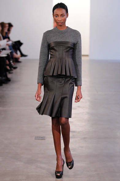 <strong>Calvin Klein｜カルバン・クライン</strong>　2012-13年秋冬プレコレクション速報　© 2011 Dan Lecca. 