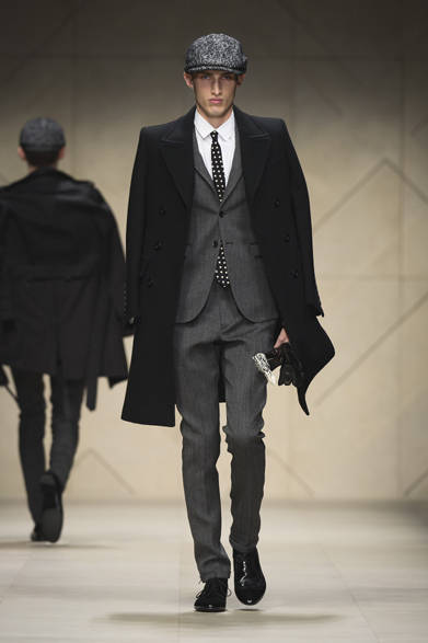 <strong>BURBERRY PRORSUM｜バーバリー プローサム</strong>　©BURBERRY