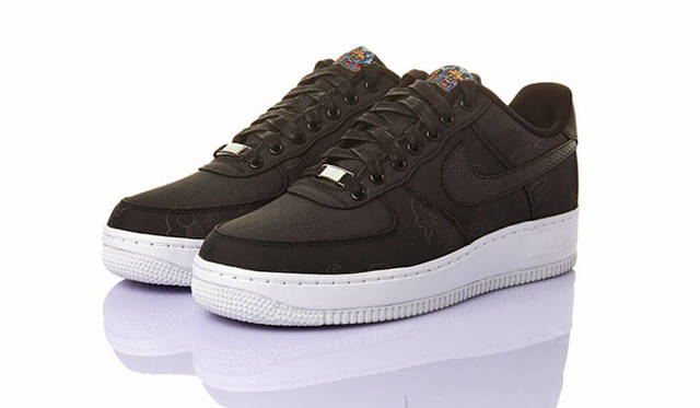 <strong>NIKE｜ナイキ</strong>　2012干支コレクション「NIKE AIR FORCE 1 LOW SUPREME」 1万8900円