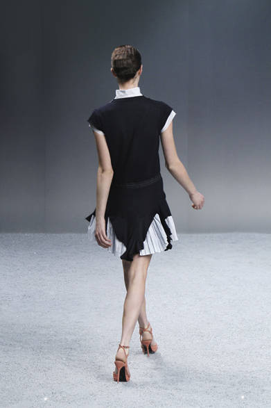 <strong>sacai｜サカイ</strong>　2012年春夏ウィメンズコレクション