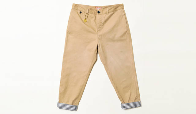 <strong>Paul Smith│ポール・スミス</strong>　ベージュ×ストライプのパターン。カスタマイズドチノパンツ 1万9950円