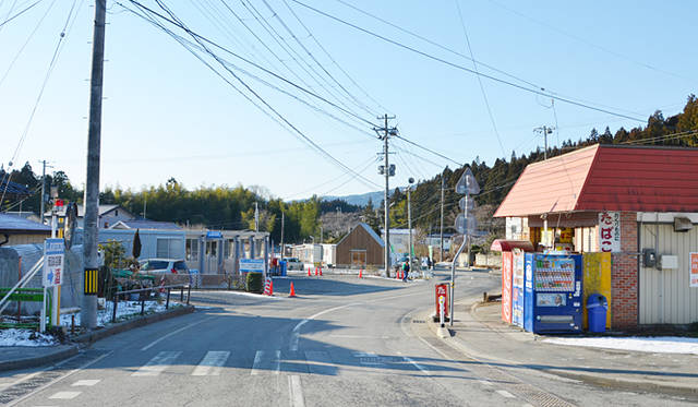 <strong>陸前高田まちのリビングプロジェクト</strong>　仮設リビング 『りくカフェ』