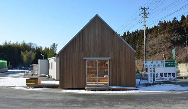 <strong>陸前高田まちのリビングプロジェクト</strong>　仮設リビング 『りくカフェ』