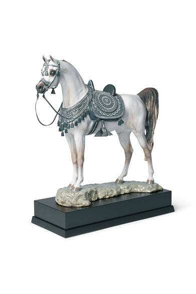 <strong>LLADRO｜リヤドロ</strong>　「リヤドロミュージアム・イン・常磐ホテル」　作品「千里を駆く馬–ハイ・ポーセリン」