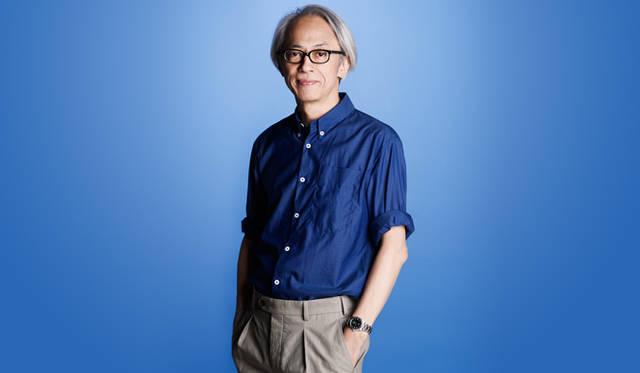 <strong>MARGARET HOWELL｜マーガレット・ハウエル</strong>　シャツ2 万7300 円、トラウザーズ3 万7800 円（ともにマーガレット・ハウエル）