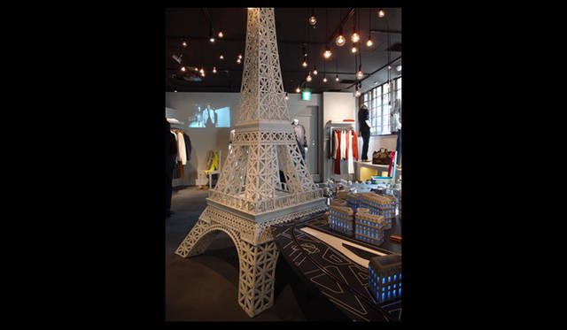 <strong>HERMÈS｜エルメス</strong>　ジオラマはかなり精巧なつくり