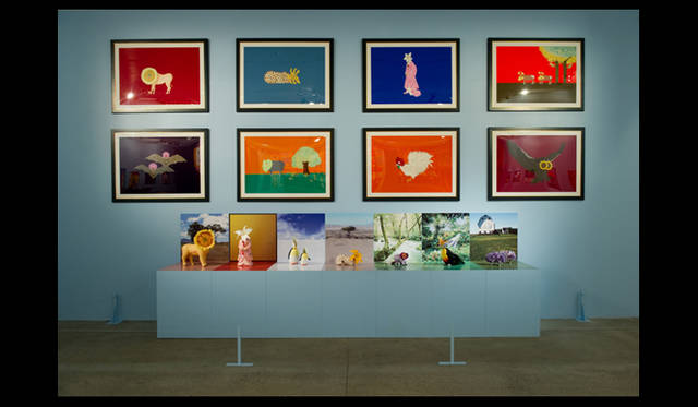 <strong>『BEAT TAKESHI KITANO 絵描き小僧展』</strong><br />Beat Takeshi Kitano,2009 (The Animal and Flower Vases) <br />View of the exhibition Beat Takeshi Kitano,Gosse de peintre,Foundation Cartier pour l’art contemporain,Paris,2010  ©Office Kitano Inc. Photo Grégorie Eloy