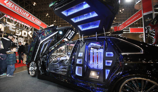 東京オートサロン2012｜<strong>VIP杉村　セルジデント｜尾林ファクトリー</strong>　ベース車: 日産 プレジデント