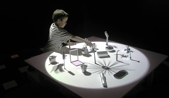 <strong>MEDIA GEIJUTSU Exhibition -Flow & Bright-</strong>　近森基＋＋久納鏡子（plaplax）