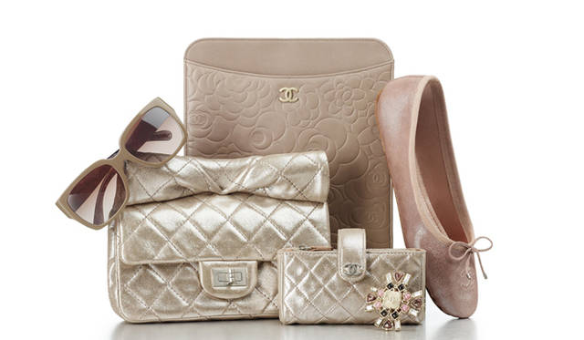 <strong>CHANEL｜シャネル</strong>　バレンタインコレクション　©CHANEL