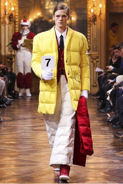 <strong>MONCLER GAMME BLEU｜モンクレール ガム・ブルー</strong>　©MONCLER