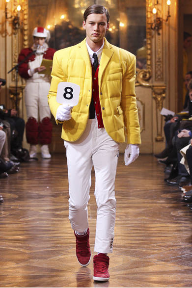 <strong>MONCLER GAMME BLEU｜モンクレール ガム・ブルー</strong>　©MONCLER