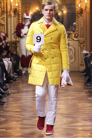 <strong>MONCLER GAMME BLEU｜モンクレール ガム・ブルー</strong>　©MONCLER