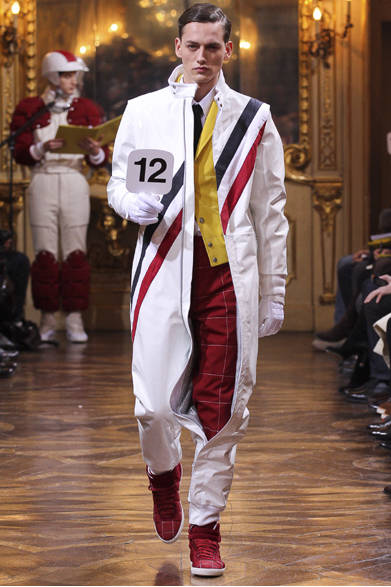 <strong>MONCLER GAMME BLEU｜モンクレール ガム・ブルー</strong>　©MONCLER