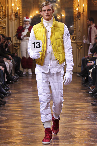 <strong>MONCLER GAMME BLEU｜モンクレール ガム・ブルー</strong>　©MONCLER