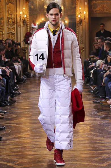 <strong>MONCLER GAMME BLEU｜モンクレール ガム・ブルー</strong>　©MONCLER