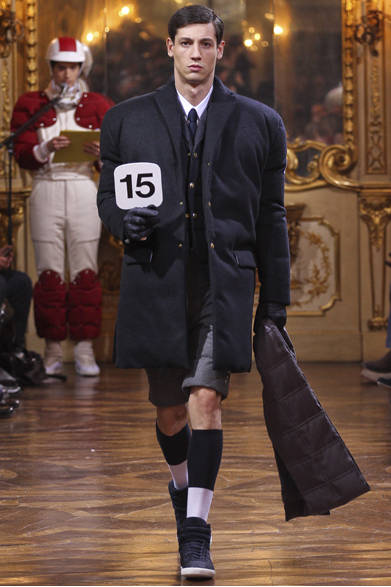 <strong>MONCLER GAMME BLEU｜モンクレール ガム・ブルー</strong>　©MONCLER