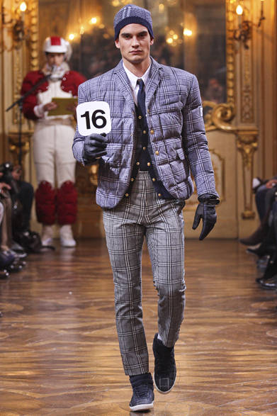 <strong>MONCLER GAMME BLEU｜モンクレール ガム・ブルー</strong>　©MONCLER