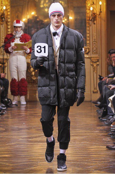 <strong>MONCLER GAMME BLEU｜モンクレール ガム・ブルー</strong>　©MONCLER