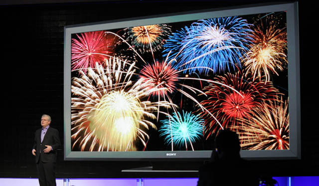 <strong>世界最大の家電見本市　CES 2012 現地レポート</strong>　ソニーの「Crystal LEDディスプレイ」。