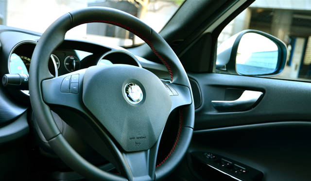 <strong>Alfa Romeo Giulietta｜アルファ ロメオ ジュリエッタ</strong>　