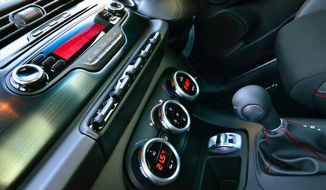 <strong>Alfa Romeo Giulietta｜アルファ ロメオ ジュリエッタ</strong>　