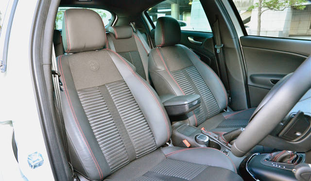 <strong>Alfa Romeo Giulietta｜アルファ ロメオ ジュリエッタ</strong>　