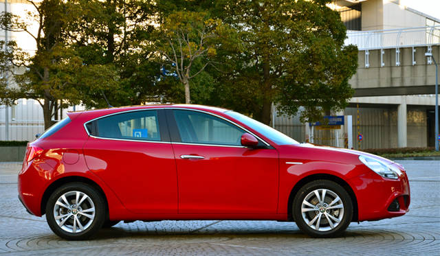 <strong>Alfa Romeo Giulietta｜アルファ ロメオ ジュリエッタ</strong>　