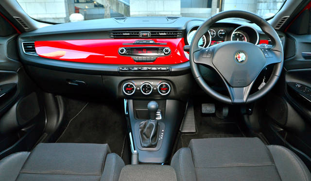 <strong>Alfa Romeo Giulietta｜アルファ ロメオ ジュリエッタ</strong>　