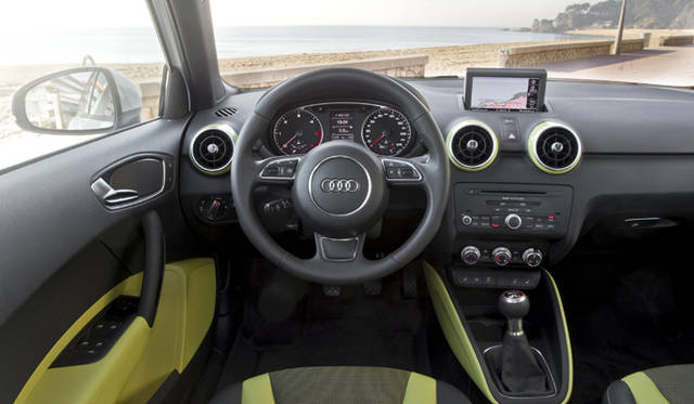 <strong>AUDI A1｜アウディ A1</strong>　