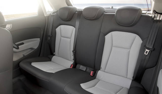 <strong>AUDI A1｜アウディ A1</strong>　