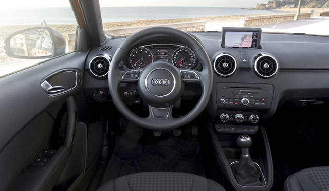 <strong>AUDI A1｜アウディ A1</strong>　