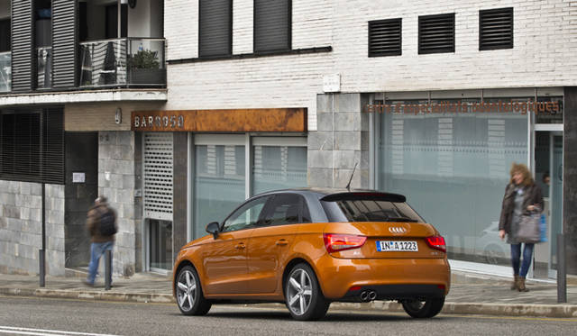 <strong>AUDI A1｜アウディ A1</strong>　