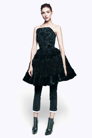 <strong>ALEXANDER McQUEEN｜アレキサンダー・マックイーン</strong>　2012-13年秋冬プレコレクション速報