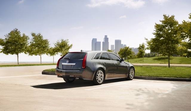 <strong>Cadillac CTS SportsWagon｜キャディラックCTSスポーツワゴン</strong>（本国仕様）